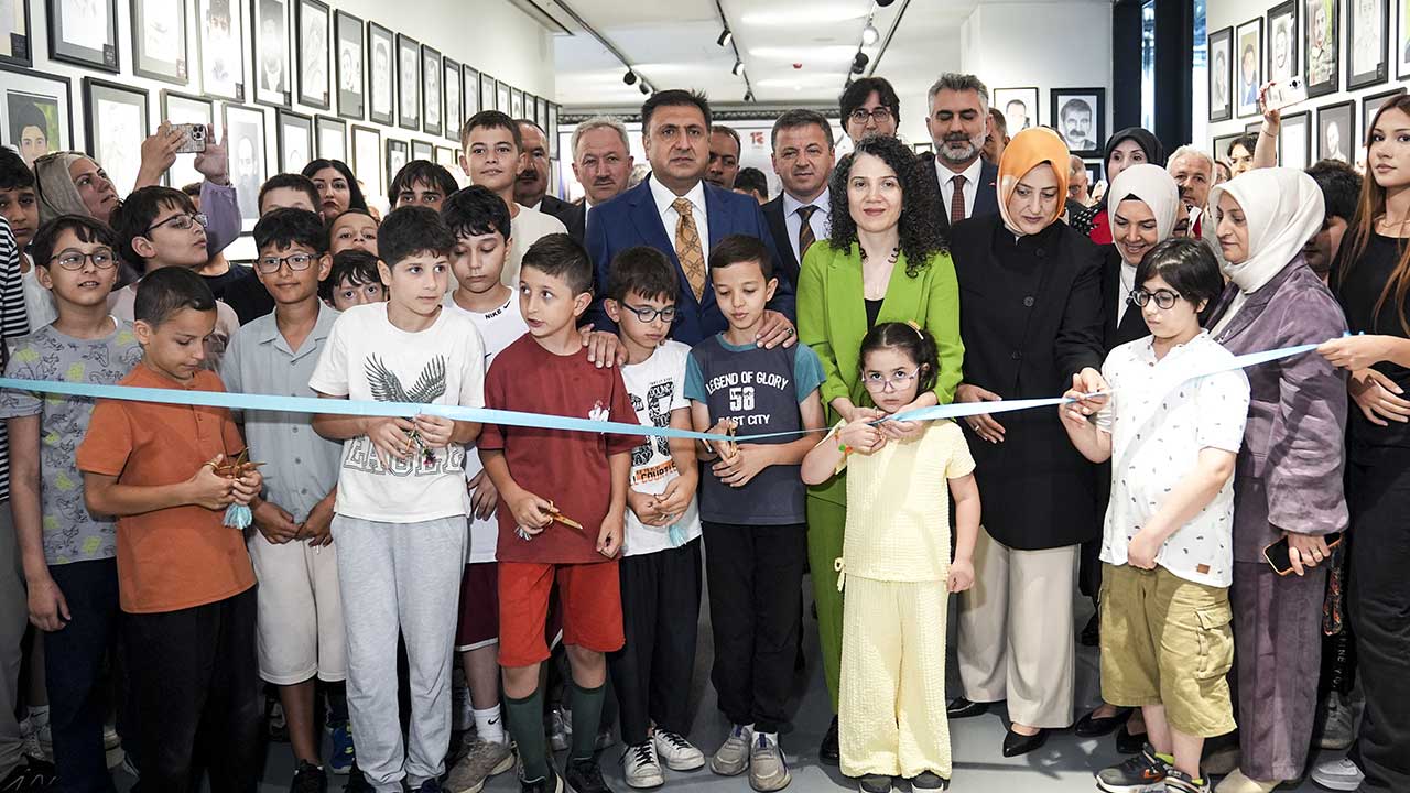 Foto - "253 Şehit 253 Portre" Kahramanlar bu sergide