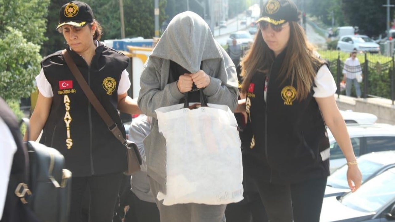 Foto - 26 kadın kurtarıldı Fuhuş çetesine polis baskını