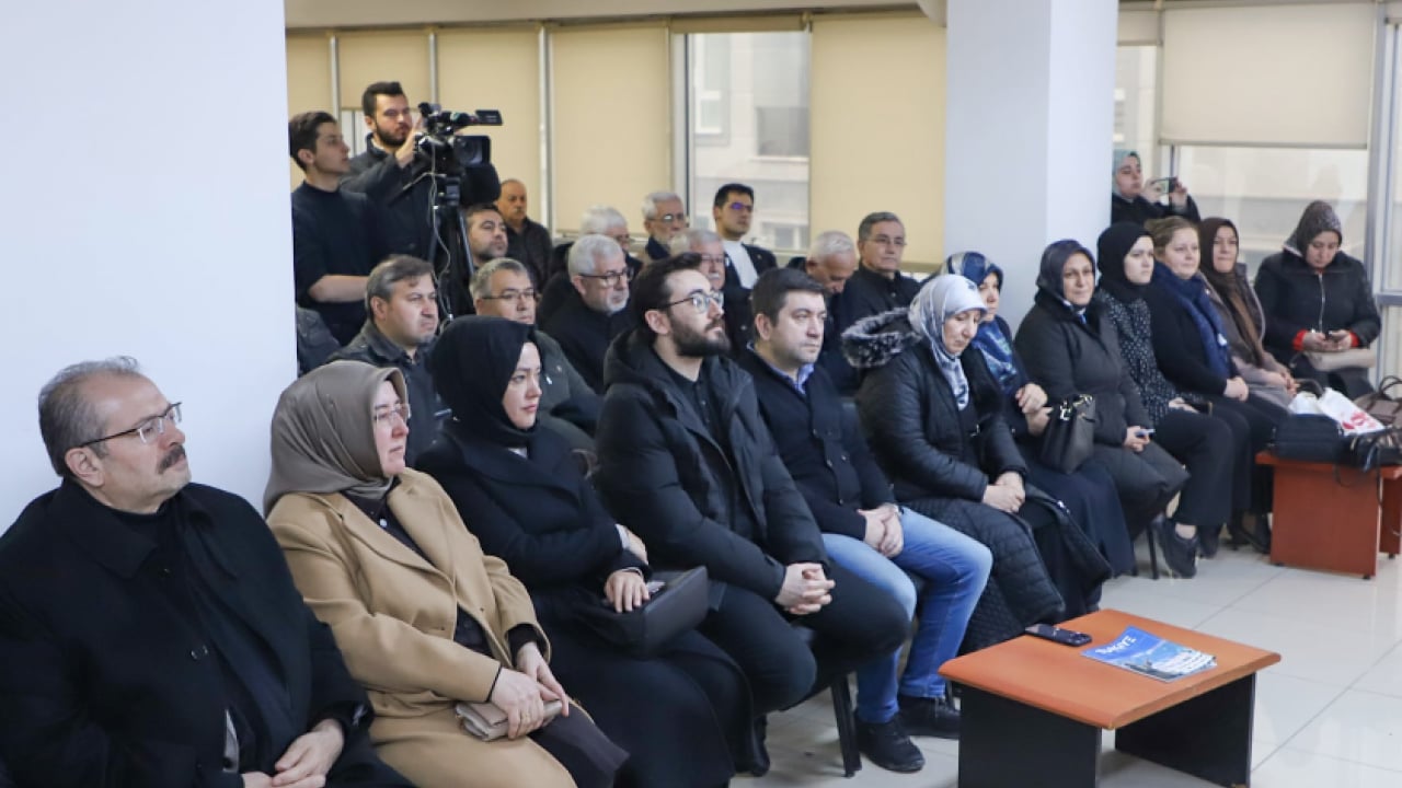 Foto - 27 Mayıs neyse, 12 Eylül neyse, 27 Nisan neyse, 15 Temmuz neyse 28 Şubat da aynı şekilde bir darbedir!