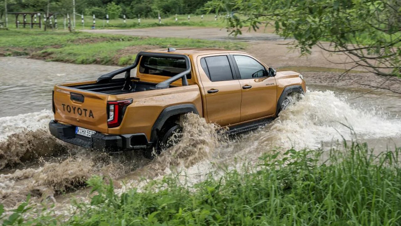 Foto - 27 milyonluk efsane Türkiye yolunda! Bu Hilux bildiğiniz Hilux değil! Pick-up tahtında yeni dönem başladı! 