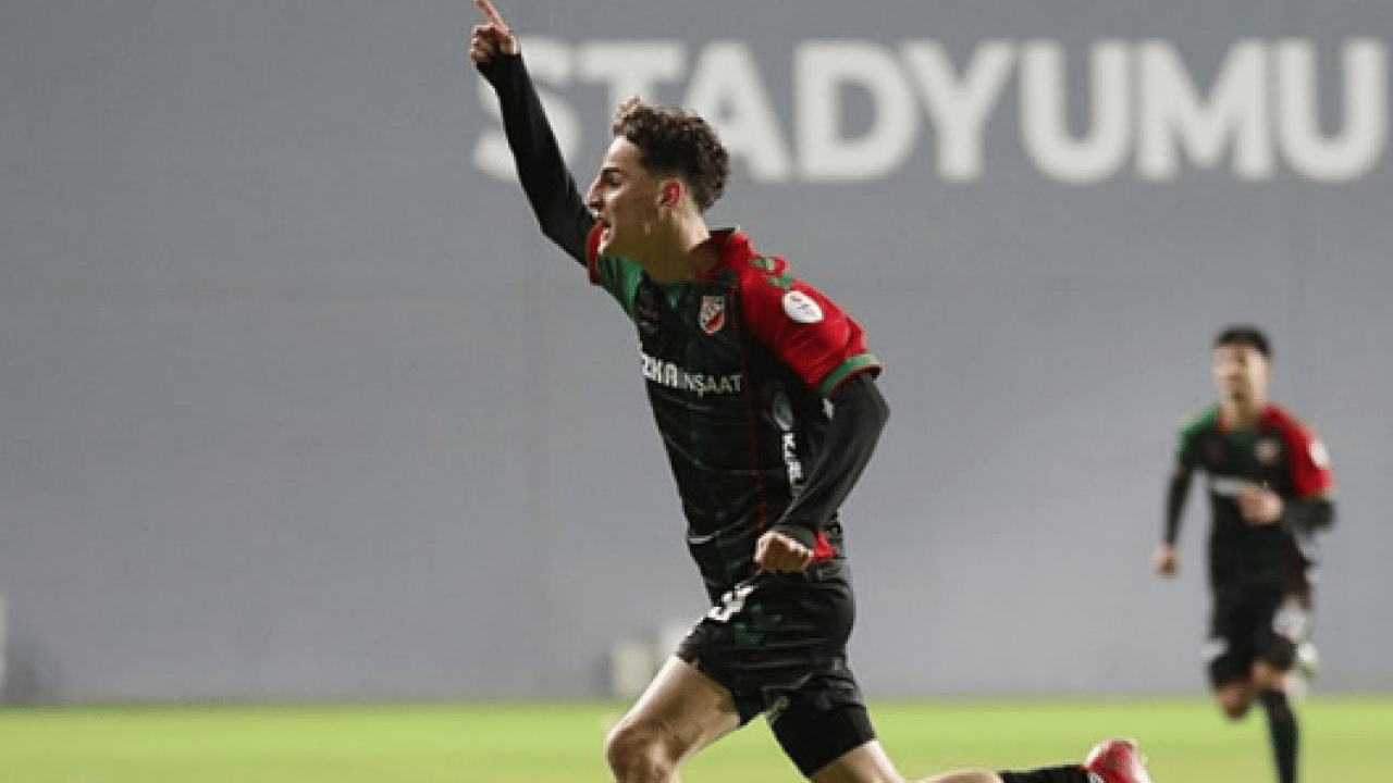 Foto - 29 yıl sonra bir ilk! Ve Fenerbahçe'de transfer tarihi belli oldu! İşte imza zamanı