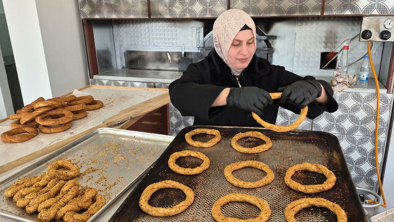 Foto - 3 çocuk annesinin başarı hikayesi! Babasından öğrendi, kendi fırınını kurdu