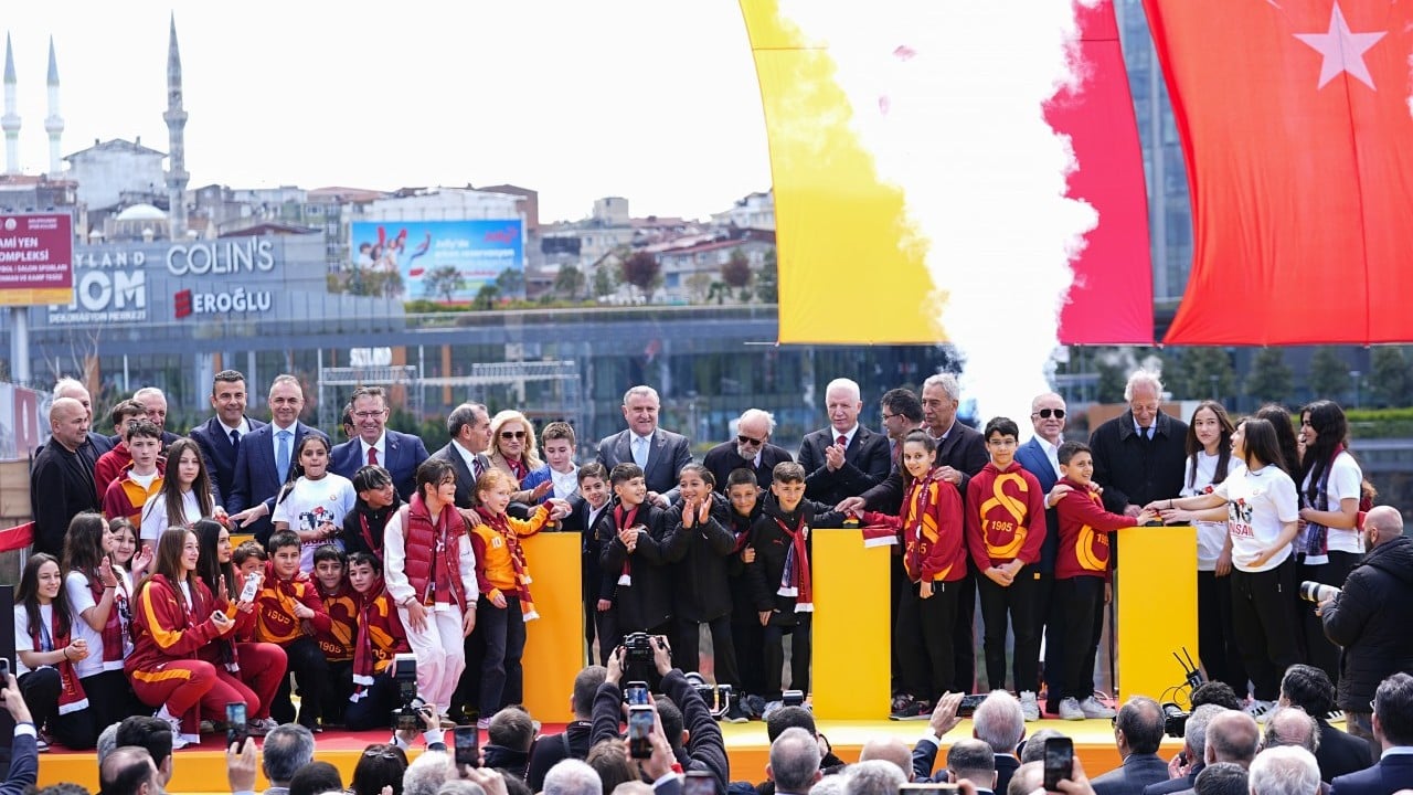 Foto - 3 gün daha bekleyemediniz mi? 'Şampiyon Cim-Bom' sözleri sosyal medyada viral oldu...
