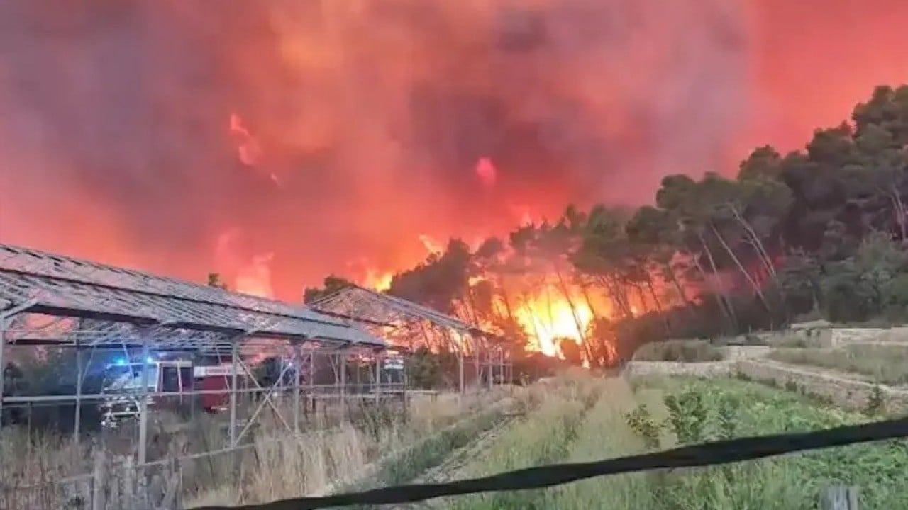 Foto - 3 günde yaklaşık 200 bin kişi tahliye edildi Fransa alev alev