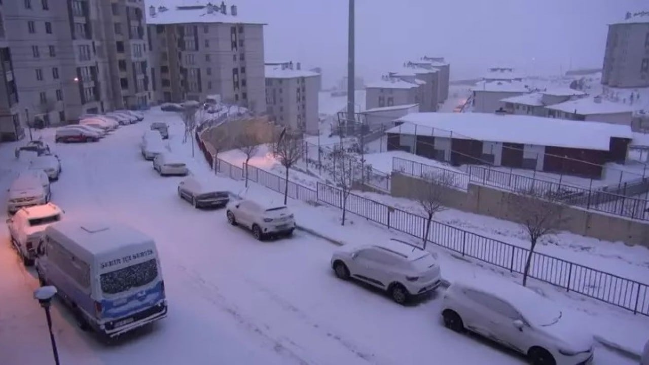 Foto - 3 ilde okullar tatil edildi