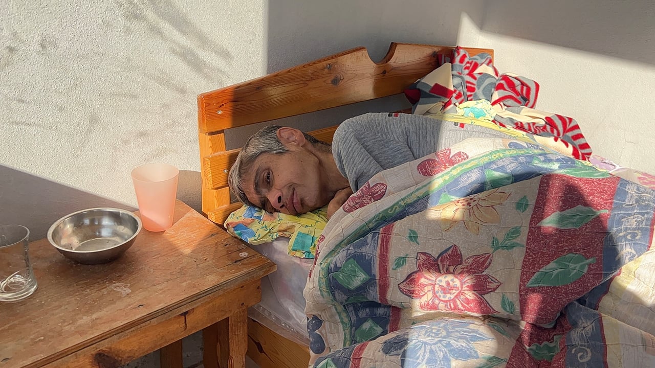 Foto - 3 katlı evine sokmayıp engelli kardeşini kulübeye kilitleyen abla: Ona çok iyi bakıyorum