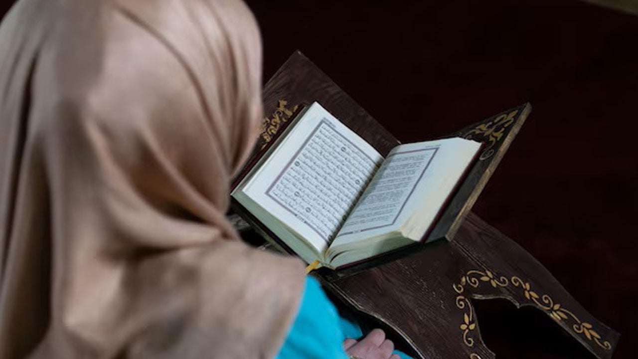 Foto - 3 kız kardeşin Kur’an’a adanan yolculuğu! İki abla hafız oldu küçük kardeş yolda