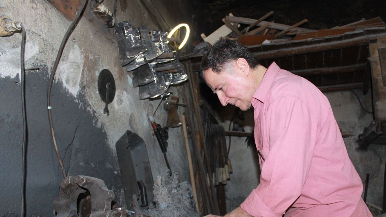 Foto - 30 yıldır demir dövüyor! Teknolojiye direnen son ustalardan