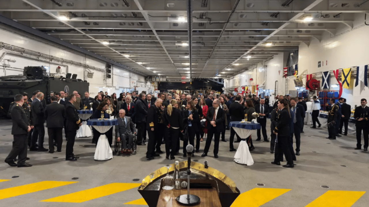 Foto - 30 yıllık pranga kırıldı! Mavi vatanın aslanı Avrupa’nın göbeğine çöktü