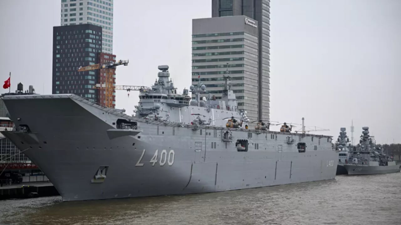 Foto - 30 yıllık pranga kırıldı! Mavi vatanın aslanı Avrupa’nın göbeğine çöktü