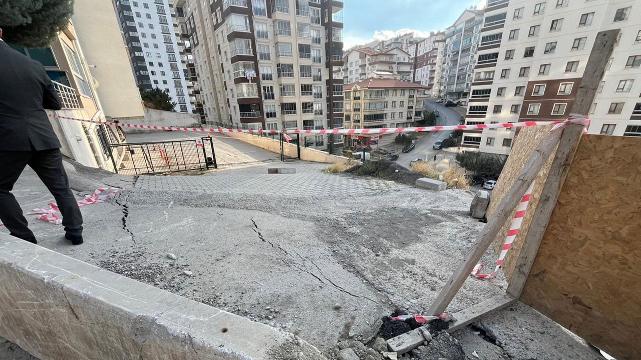 Foto - 300 kişi gece yarısı sokağa döküldü! 17 katlı bina boşaltıldı