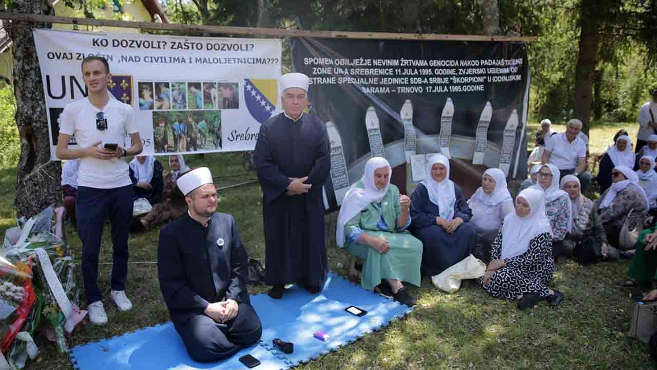 31 yıllık dinmeyen Srebrenitsa acısı: Katledilen 6 Boşnak genç Trnovo'da dualarla anıldı