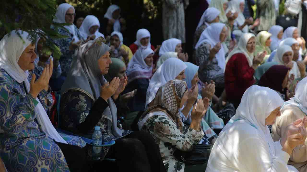 Foto - 31 yıllık dinmeyen Srebrenitsa acısı: Katledilen 6 Boşnak genç Trnovo'da dualarla anıldı