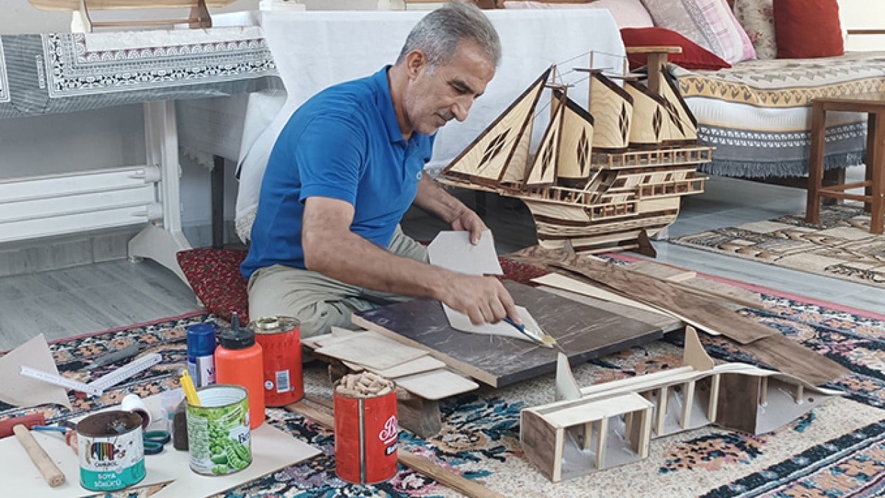 Foto - 32 yıldır gemi maketi yapıyor
