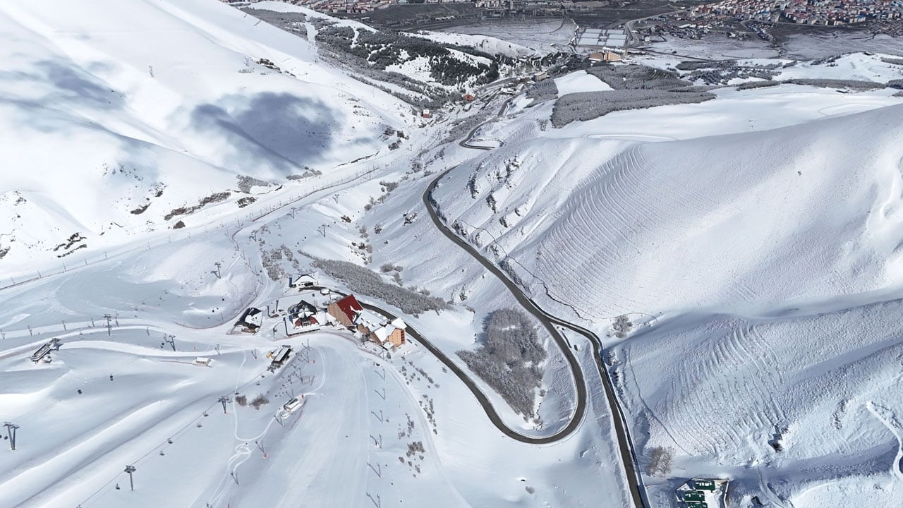 Foto - 3200 rakımda kar kalınlığı 170 santim! Palandöken'e bahar gelmedi