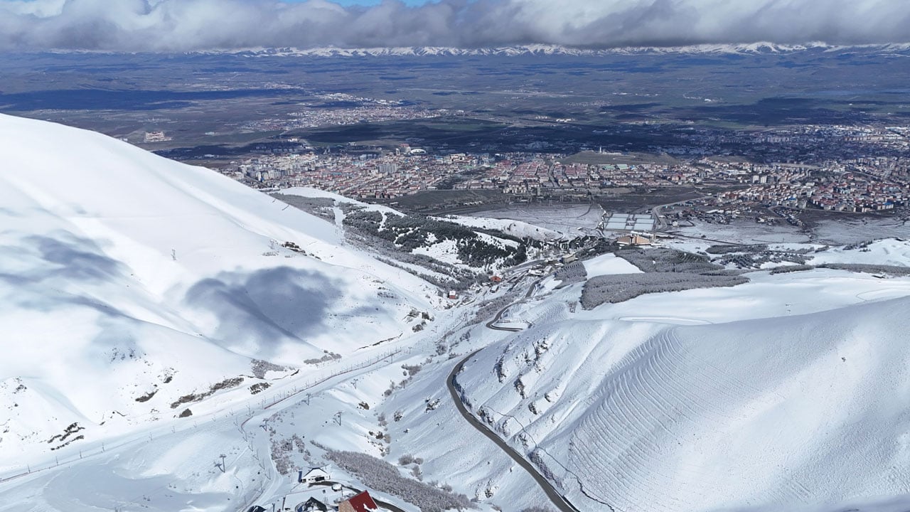 Foto - 3200 rakımda kar kalınlığı 170 santim! Palandöken'e bahar gelmedi