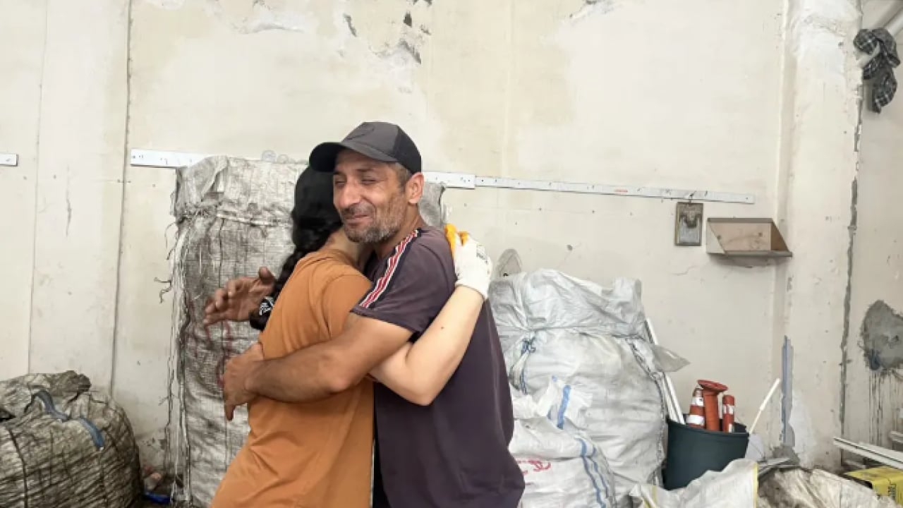 Foto - 33 yıl boyunca kağıt topladı! Babasının yüzünü kara çıkarmadı!