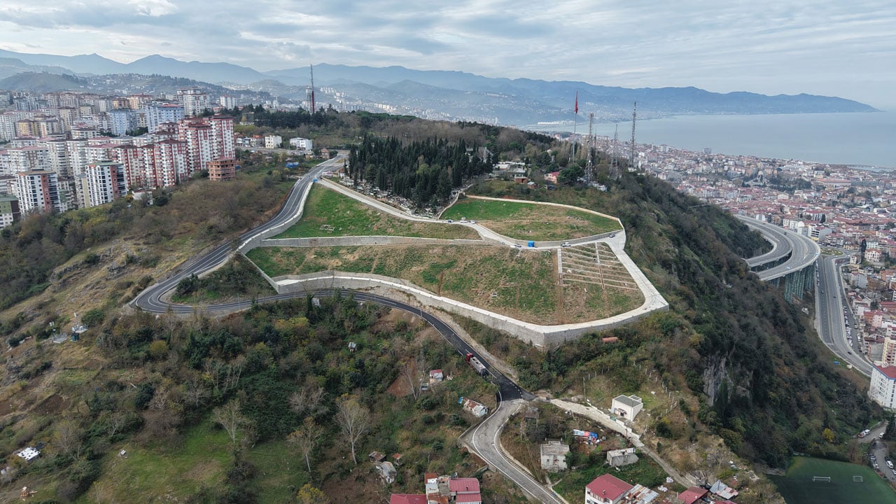 Foto - 34 bin liradan satılıyor! Deniz manzaralı mezar için sıraya girdiler