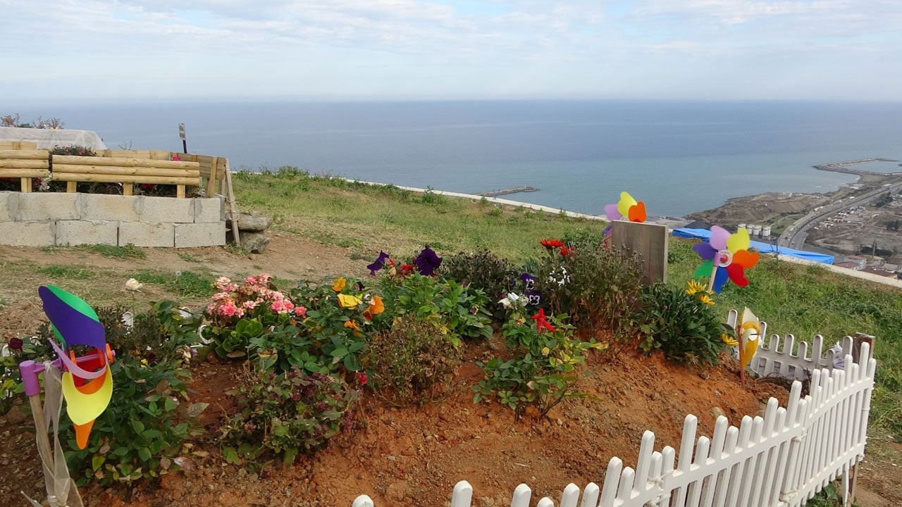 Foto - 34 bin liradan satılıyor! Deniz manzaralı mezar için sıraya girdiler