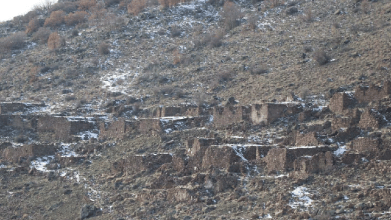 Foto - 37 yıl önce taşındılar! Geri döndüklerinde ortaya çıkan manzara şoke etti