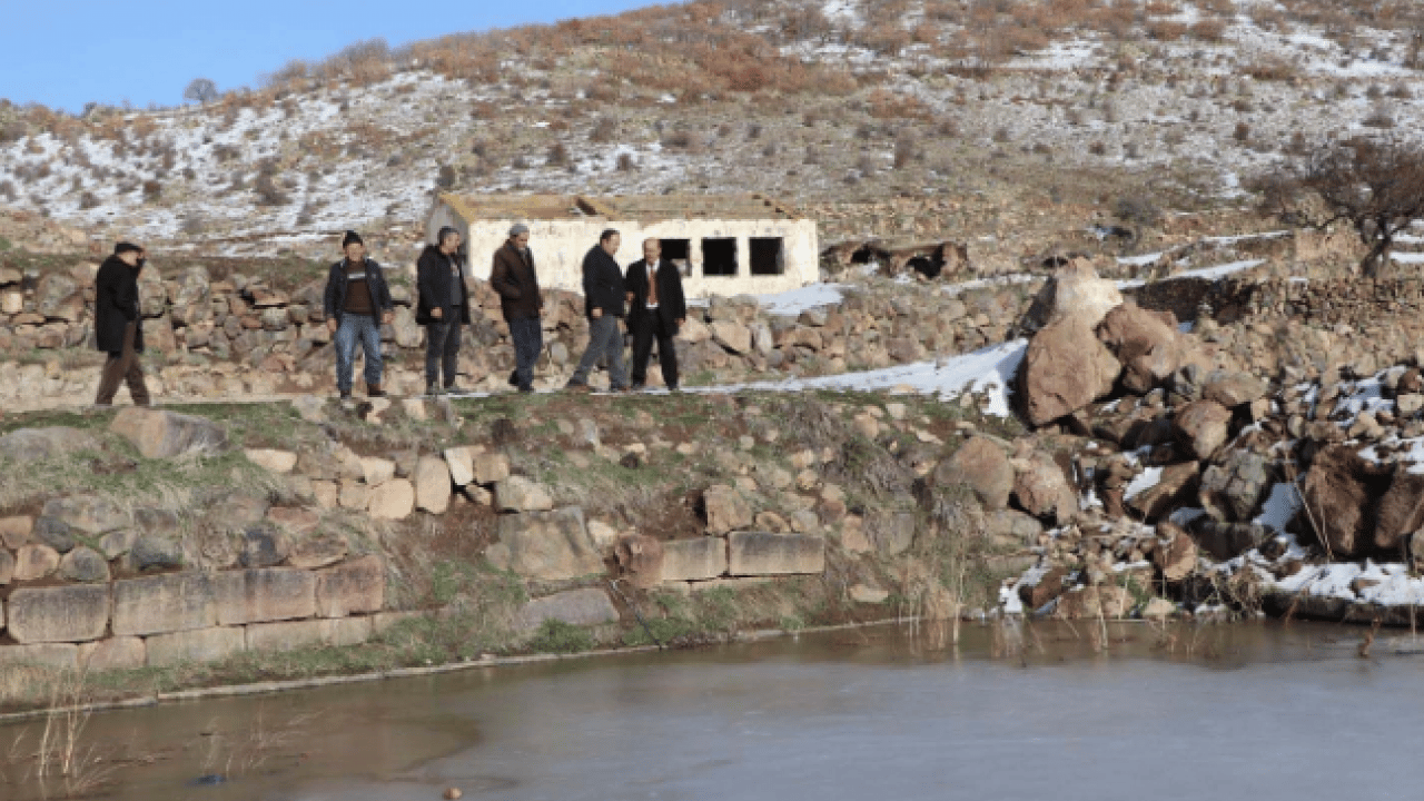 Foto - 37 yıl önce taşındılar! Geri döndüklerinde ortaya çıkan manzara şoke etti