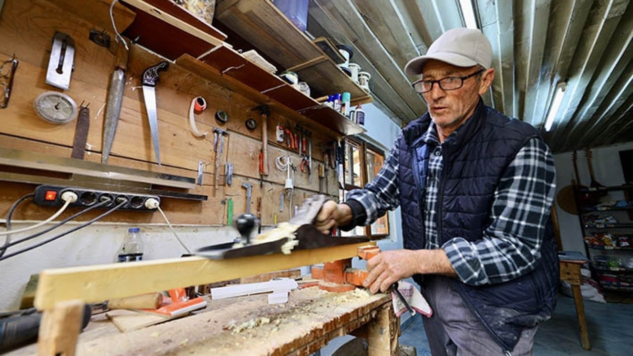 Foto - 37 yıldır ağaca ses veriyor