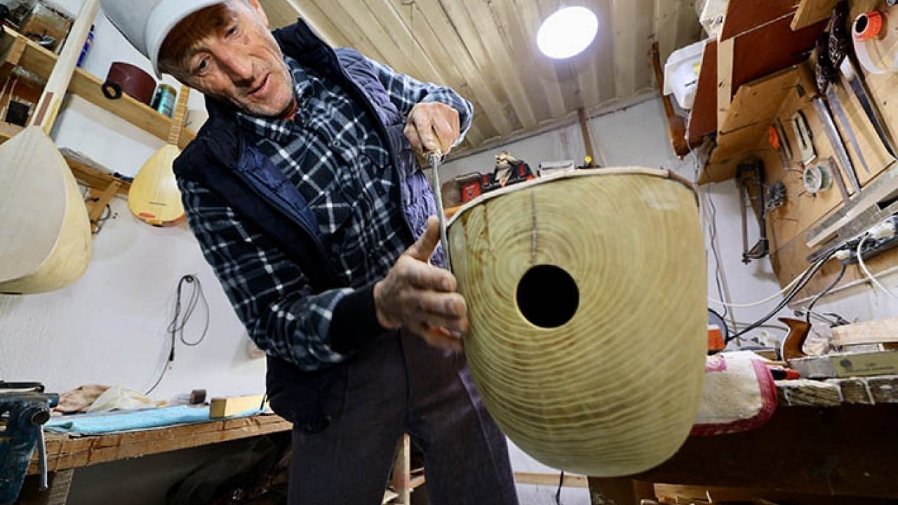 Foto - 37 yıldır ağaca ses veriyor