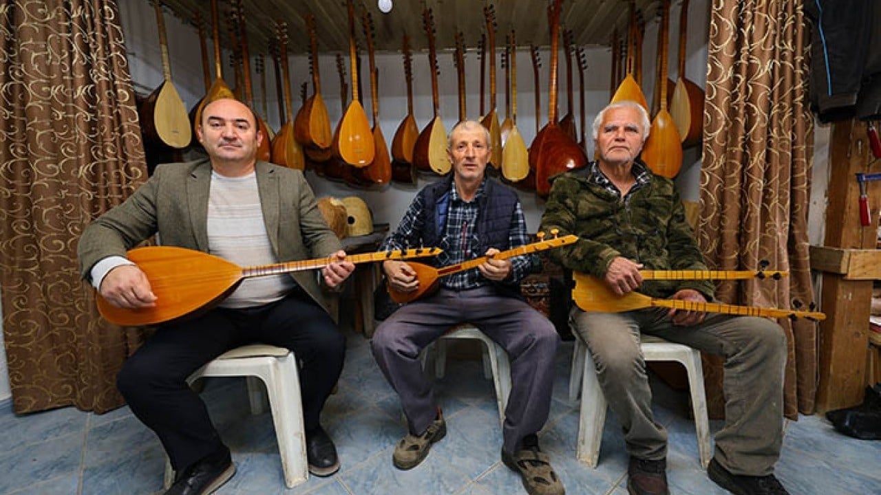 Foto - 37 yıldır ağaca ses veriyor