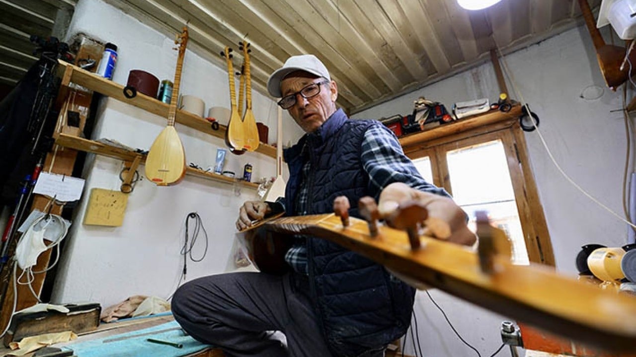 Foto - 37 yıldır ağaca ses veriyor