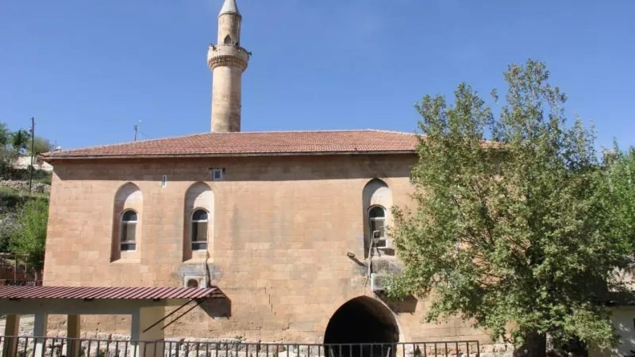 Foto - 380 yıllık camide yaşanan hadise köylüleri şok içerisinde bıraktı: Allah verdi her taraf coştu