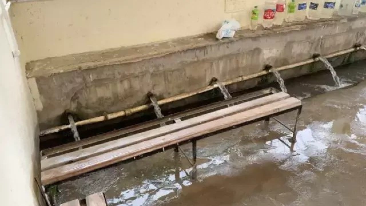 Foto - 380 yıllık camide yaşanan hadise köylüleri şok içerisinde bıraktı: Allah verdi her taraf coştu