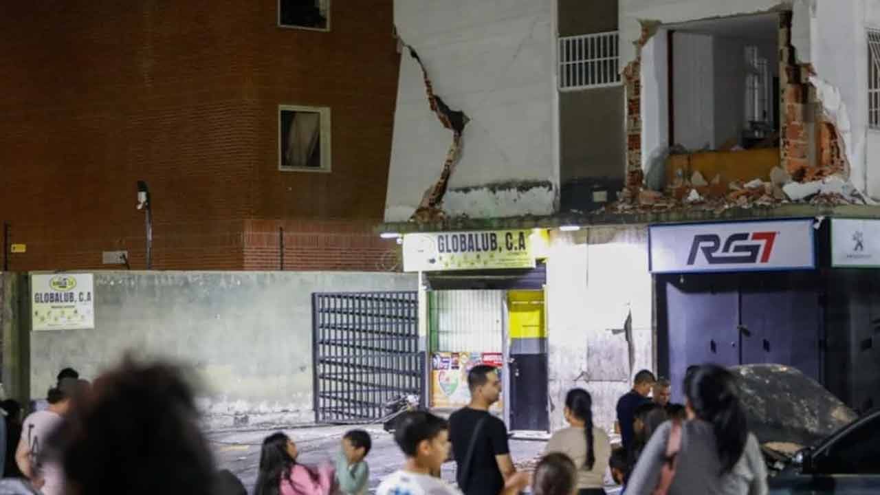 Foto - 39 saniye arayla iki devasa deprem! Venezuela'dan ilk bilanço geldi