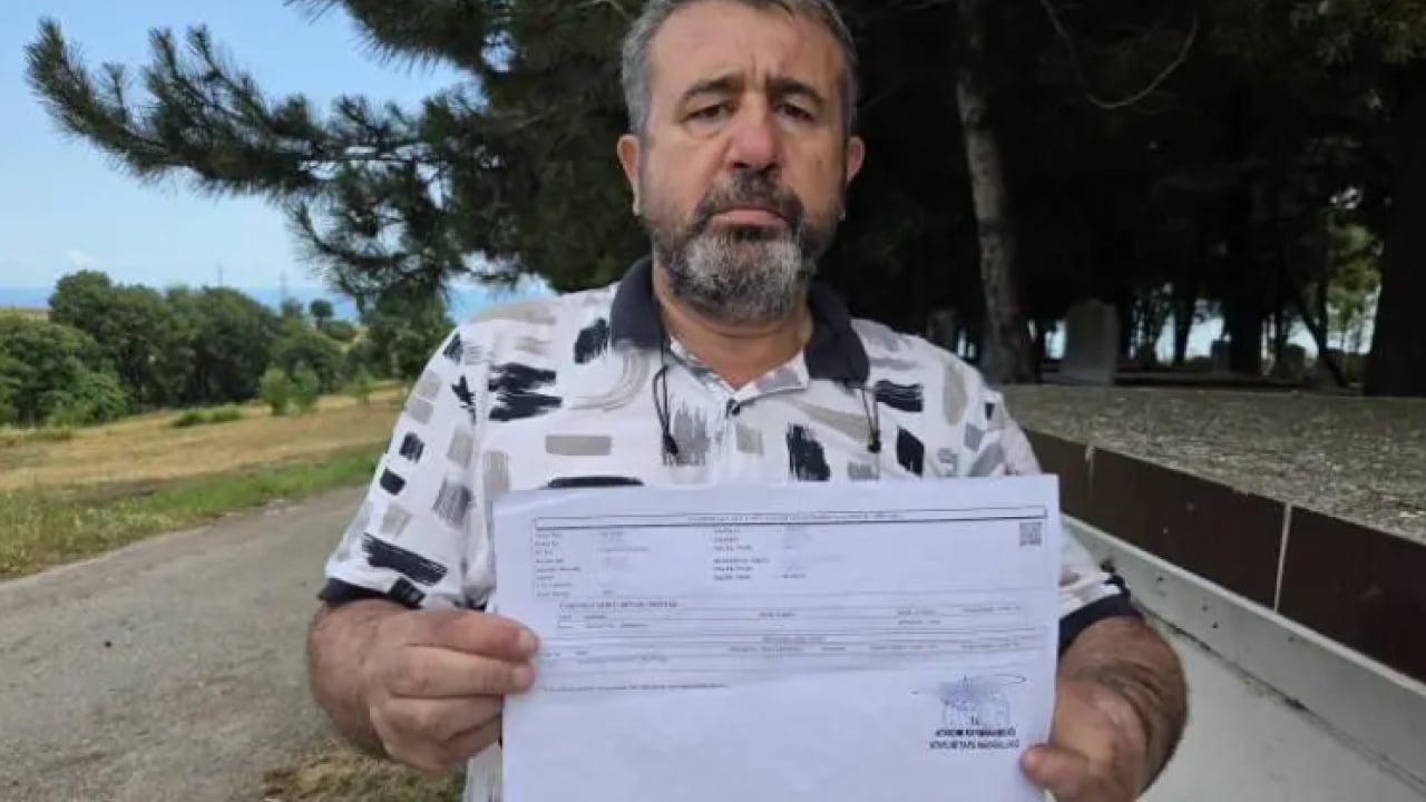 Foto - 4 ay kira alamayınca isyan etti: Mezarlığa giderek şikayetçi oldu!