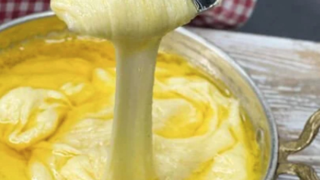 Foto - Bu lezzeti ihmal etmeyin sofranızdan 4 kişilik mıhlama tarifi! Uzadıkça uzayan lezzet, en sıcak kahvaltılık tarif