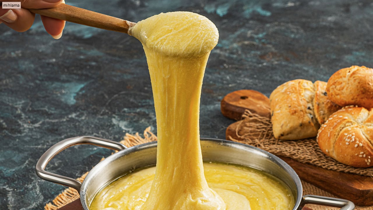 Foto - Bu lezzeti ihmal etmeyin sofranızdan 4 kişilik mıhlama tarifi! Uzadıkça uzayan lezzet, en sıcak kahvaltılık tarif