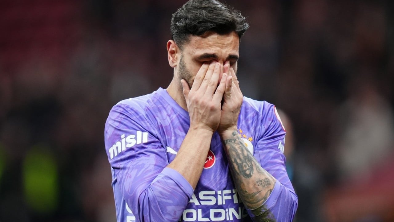 Foto - '4. şampiyonluğumuz ağır gelebilir bu ülkeye ama' diyen Günay turu kaybettirdi ve sahada hüngür hüngür ağladı!