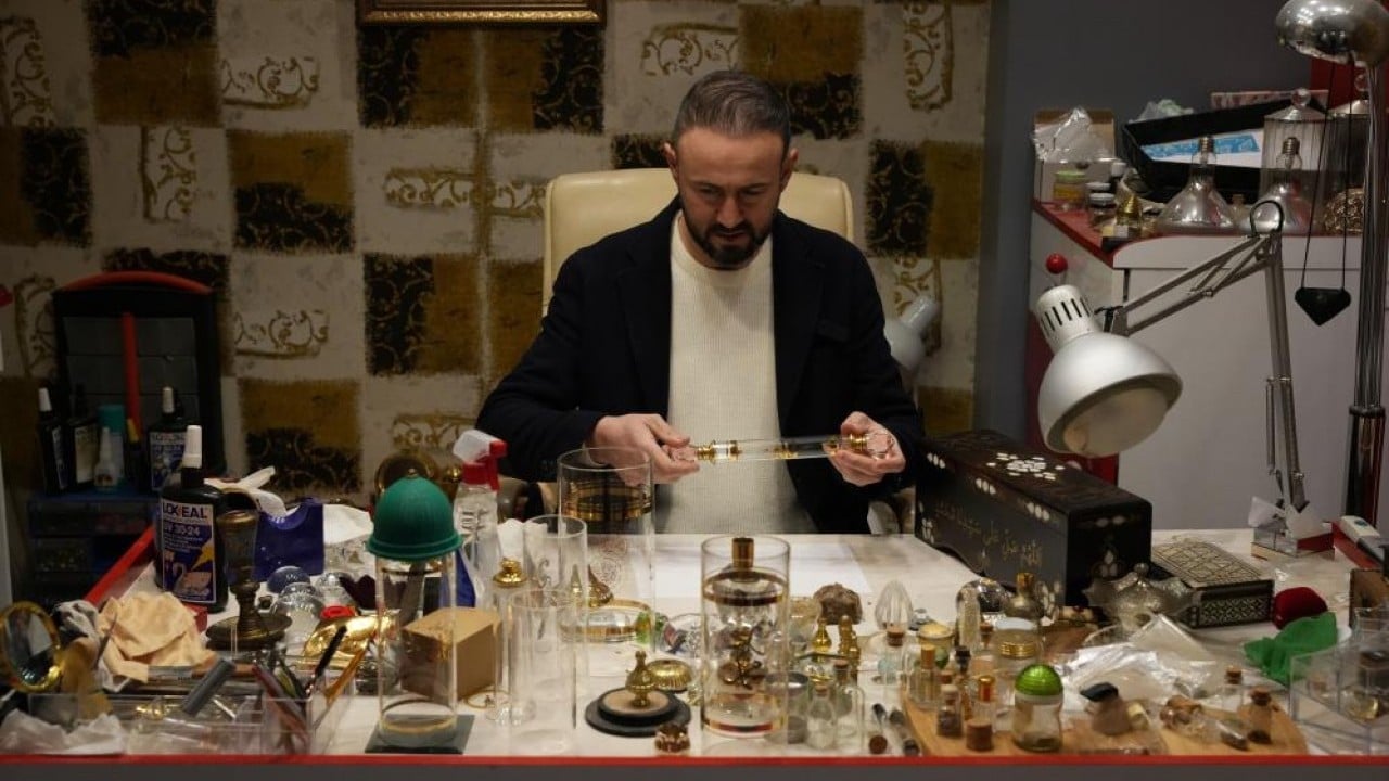 Foto - 40 binden fazla restorasyon yaptı Mukaddes Emanet'e gönüllü bakım