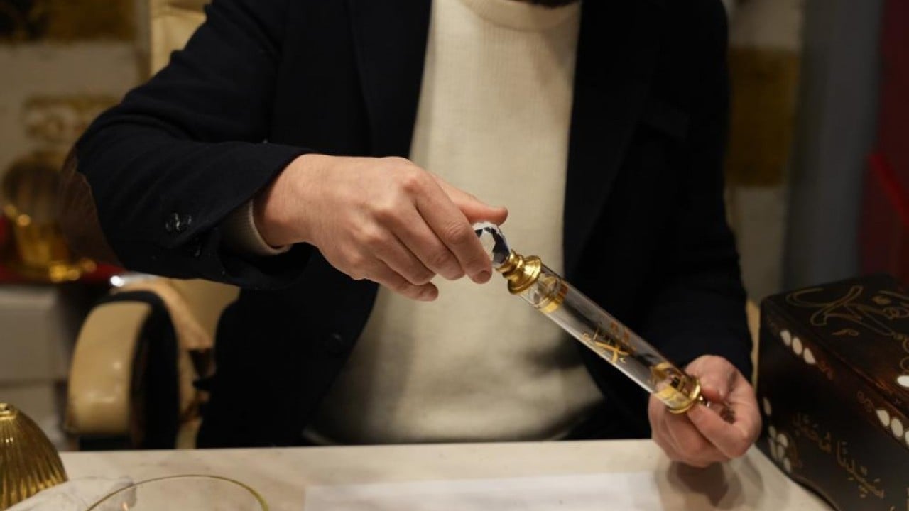 Foto - 40 binden fazla restorasyon yaptı Mukaddes Emanet'e gönüllü bakım