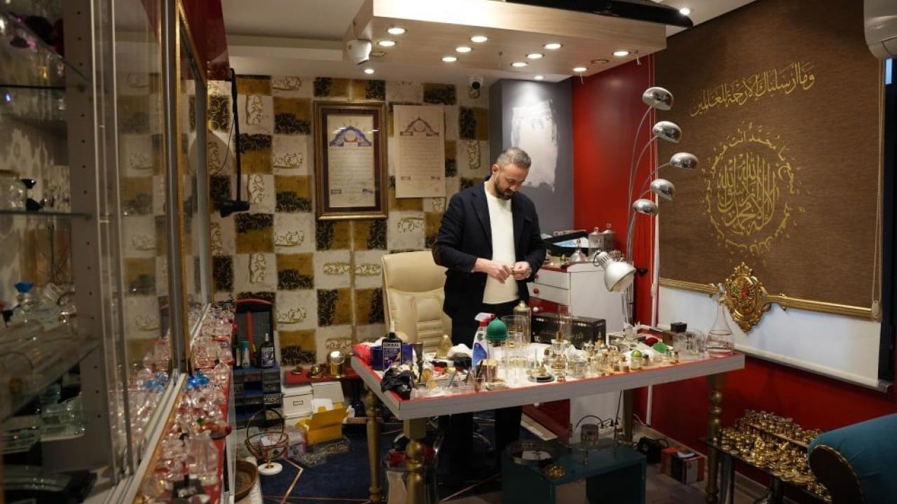 Foto - 40 binden fazla restorasyon yaptı Mukaddes Emanet'e gönüllü bakım