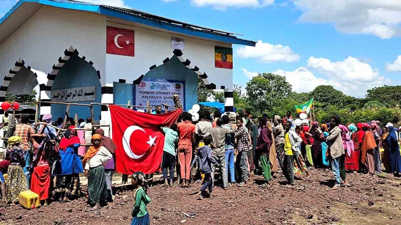 Foto - 41 ülkede 1667 su kuyusu: 13,5 milyon İnsana temiz su