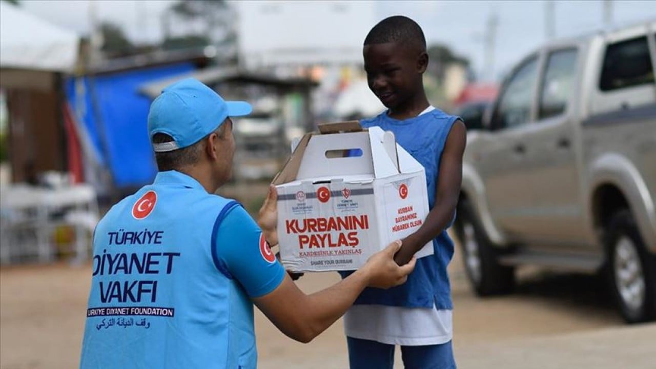 Foto - 420 bölgeye kurban eti Bu bayramda hedefleri 41 milyon kişi
