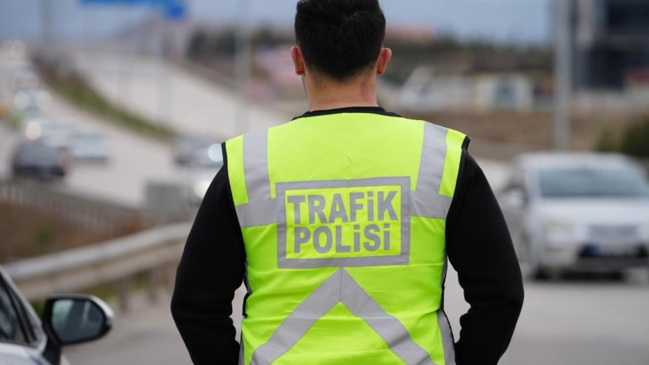 43 ilin tek geçiş güzergahı Kilit kavşakta bayram trafiği