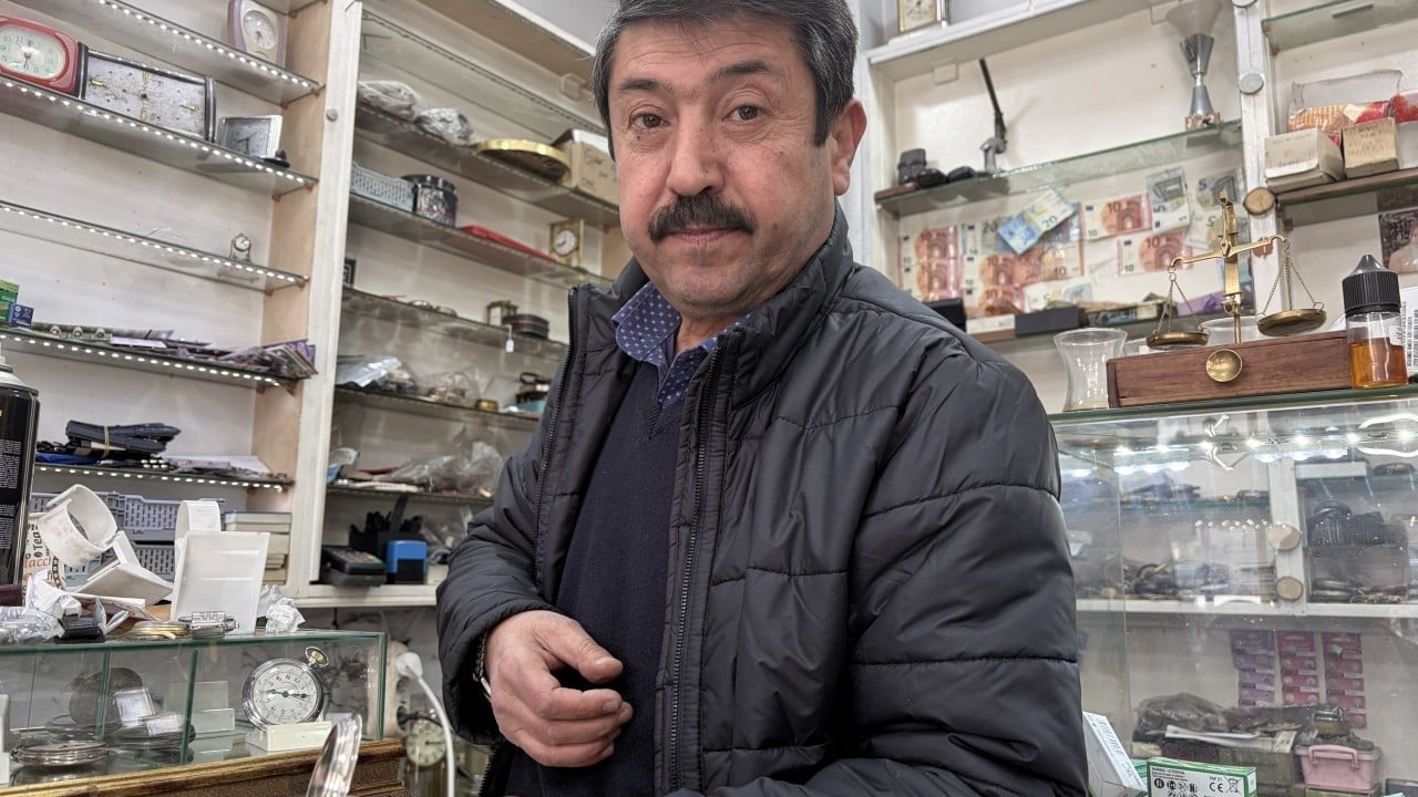 44 yıldır bu işi yapıyor... '300 yıllık parçaları tamir ediyorum'