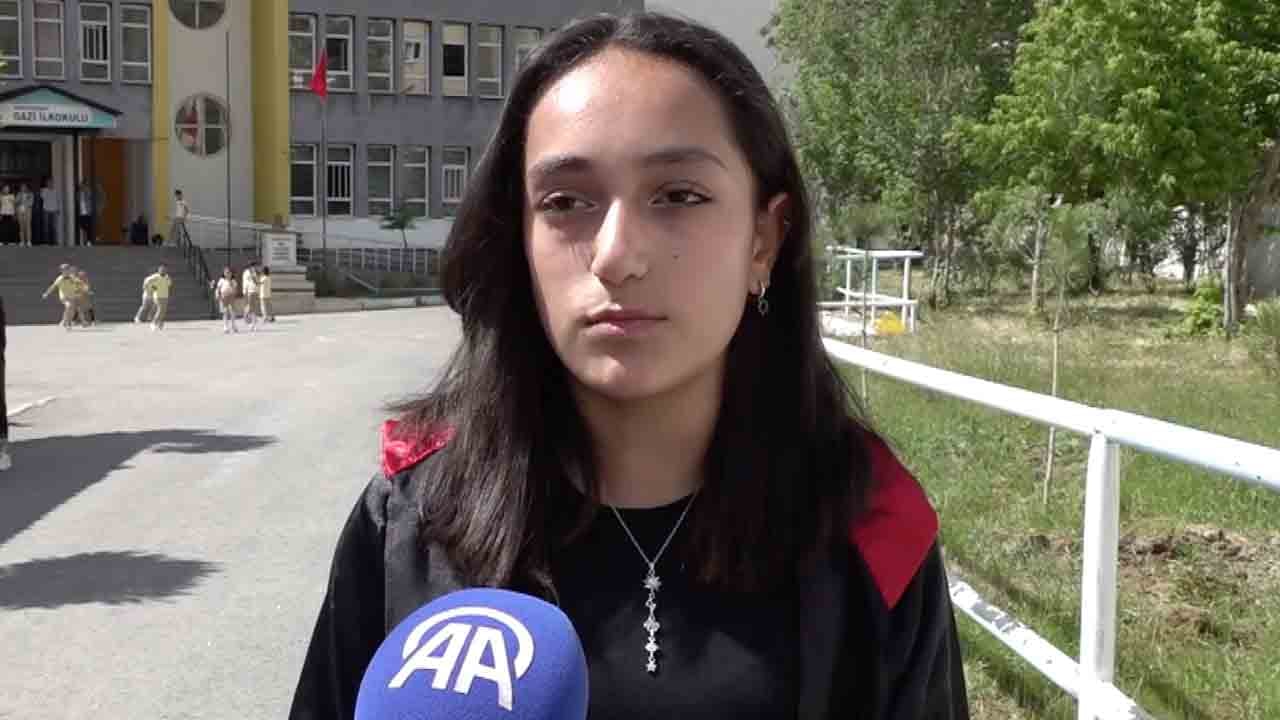 Foto - 45 yaşında gelen mutluluk: Anne-kız birlikte mezun oldular