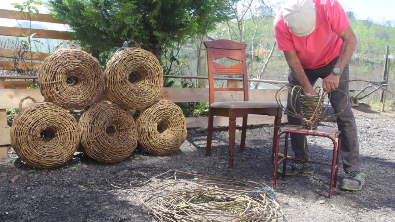 Foto - 45 Yıldır dağdan topluyor ilmek ilmek örüyor