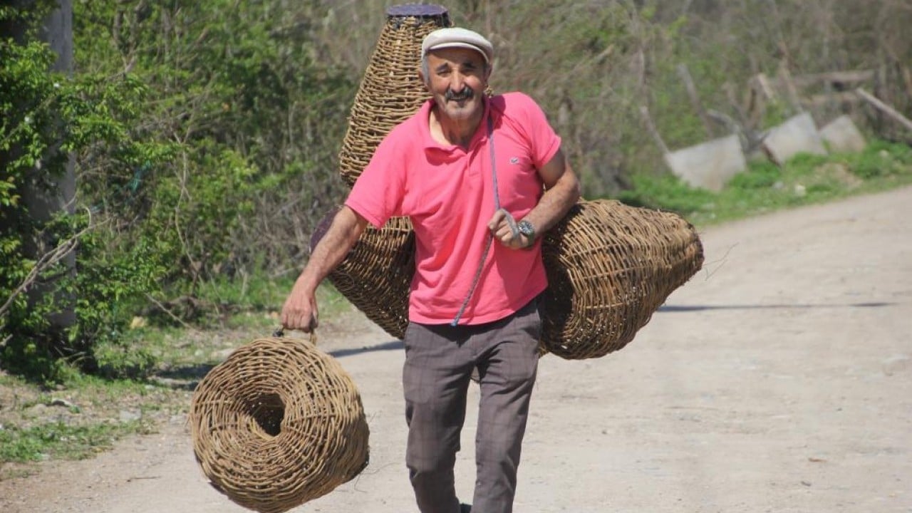45 Yıldır dağdan topluyor ilmek ilmek örüyor