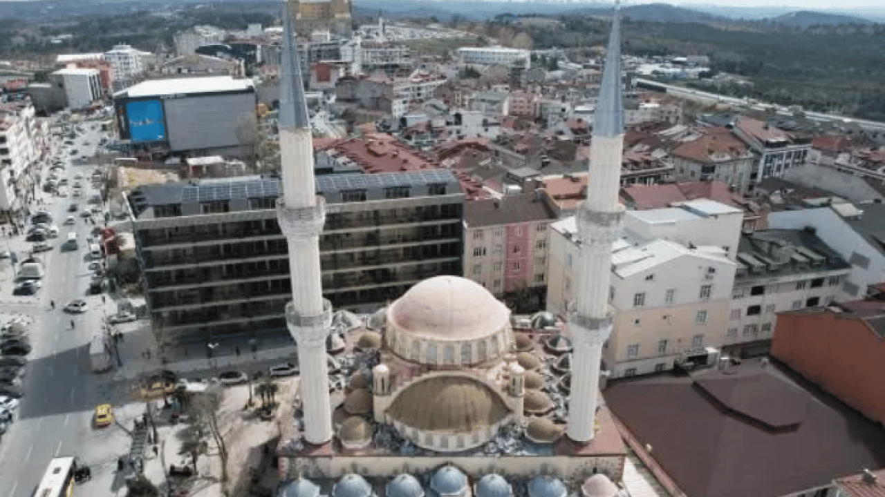 Foto - 46 yıllık cami yıkılıyor! 'Duygulanmamak elde değil!'