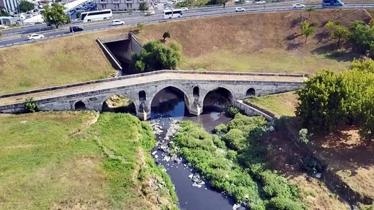 Foto - 470 Yıllık tarih çukura terk edildi!