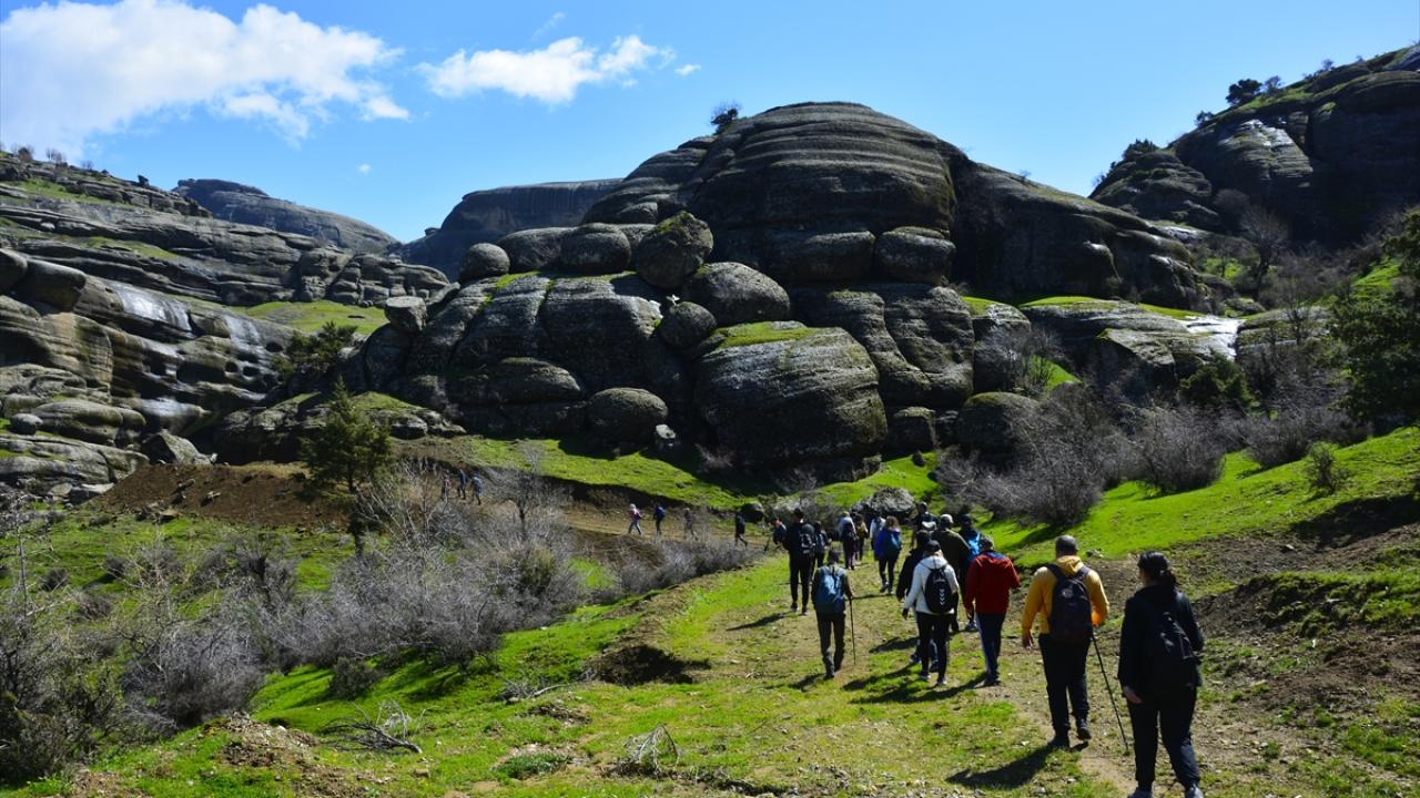 5 bin yıllık Kefrum Kalesi doğa tutkunlarını ağırlıyor