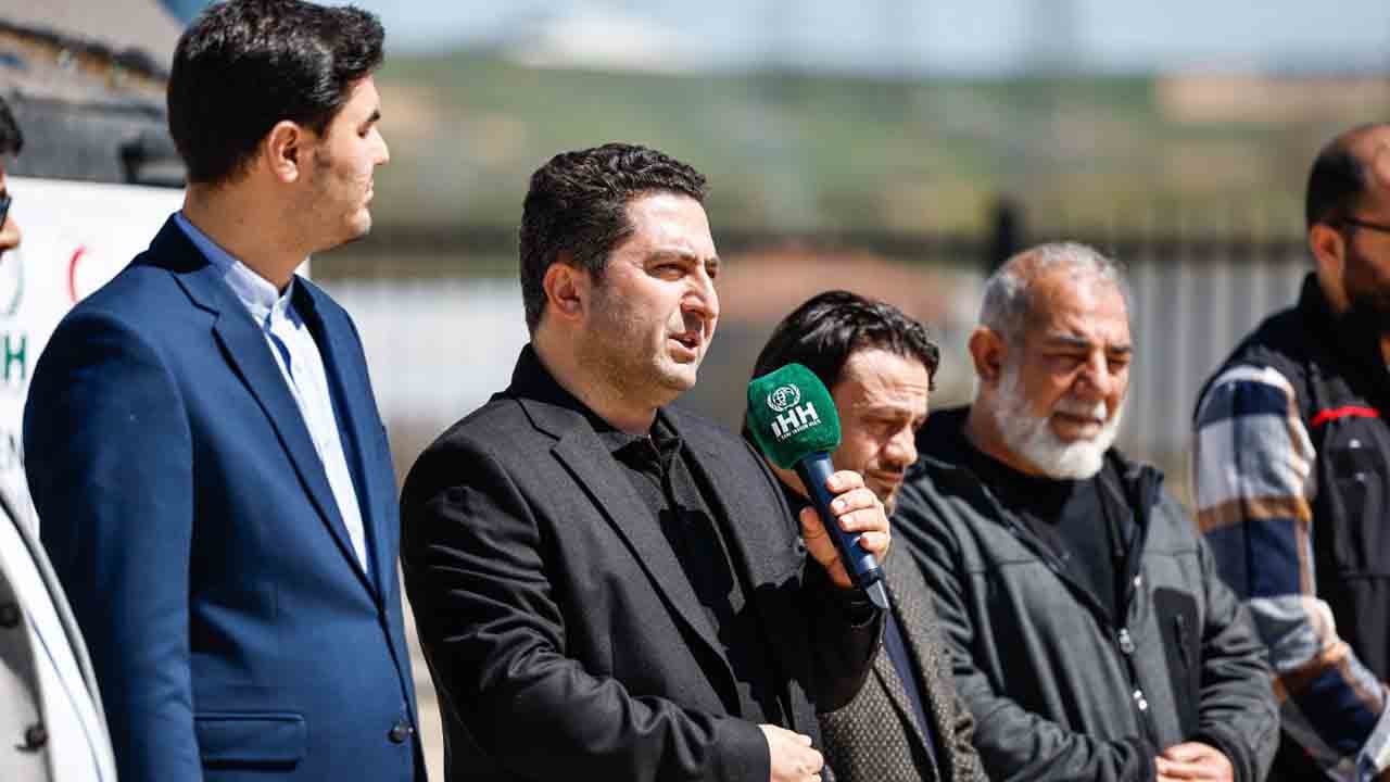 Foto - 5 tır yolda: Türkiye’den İran’a insani yardım 